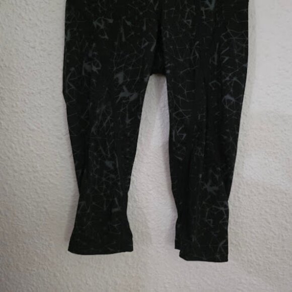 Lululemon Pedal Pace Crop in Star Crushed Coal Black Women's Size 6 - Picture 3 of 7